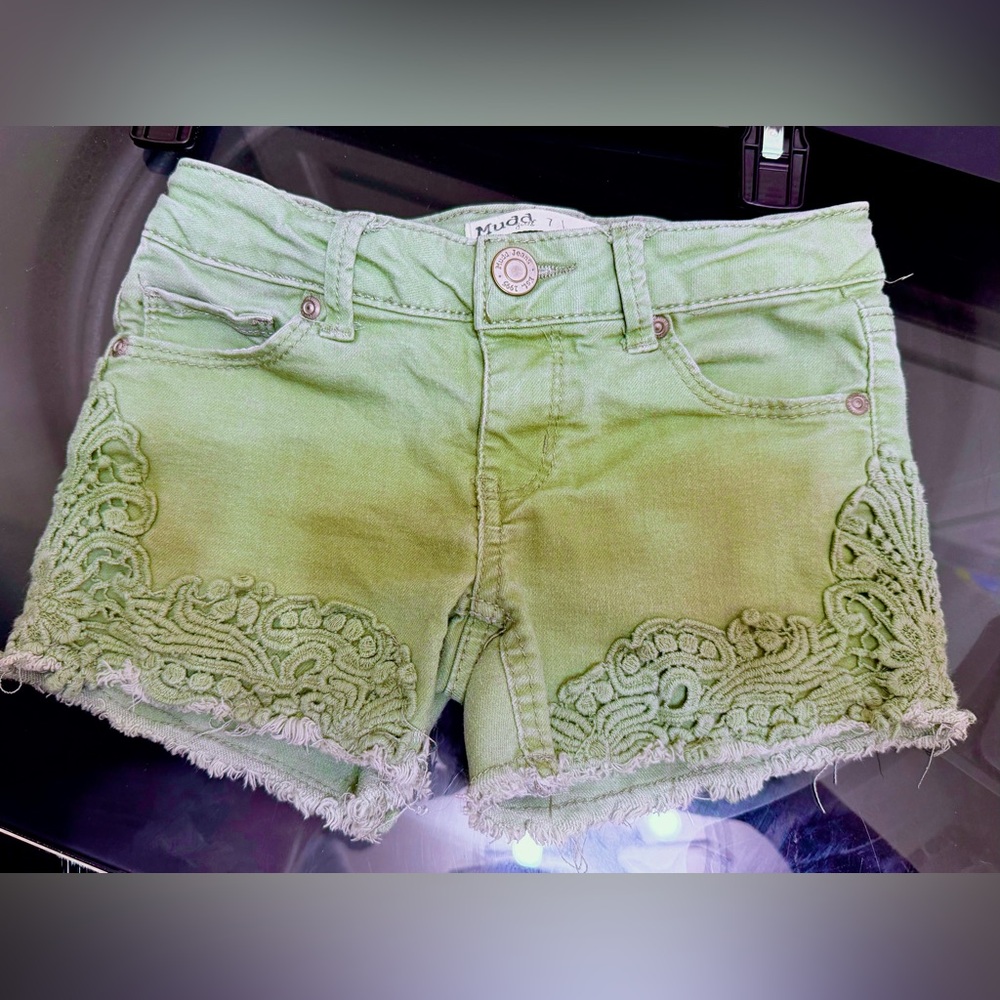 Girls size 7 Mudd Green Embroidered Denim Shorts